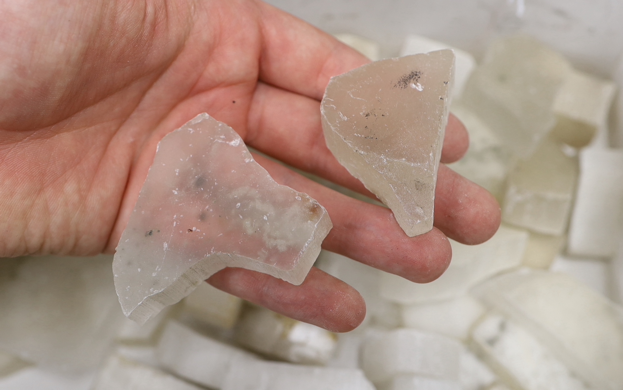 Mica pieces of various shapes, largest piece 6cm wide (approx 35)